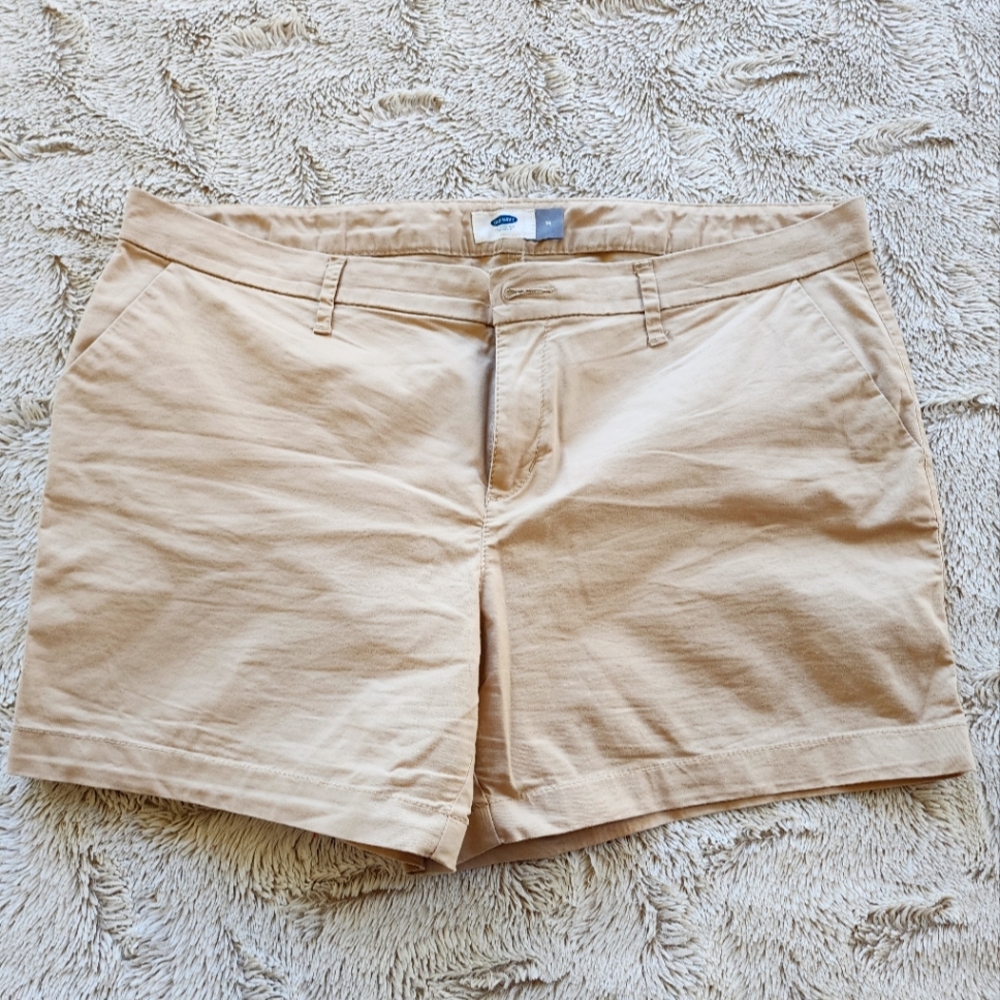 Old Navy Tan Khaki Flat Front Shorts for Casual Comfort